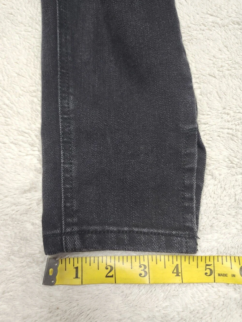 • Dollhouse Junior’s Distressed Denim Jean Skinny Leg Overalls Size 7 Black